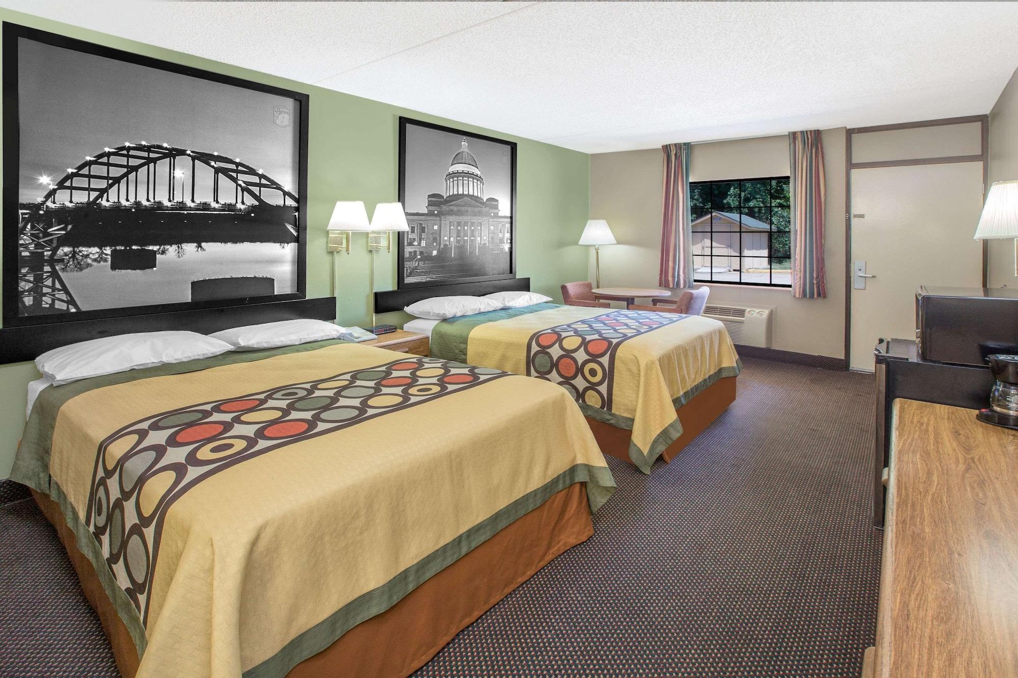 Super 8 by Wyndham Clarksville AR Eksteriør billede